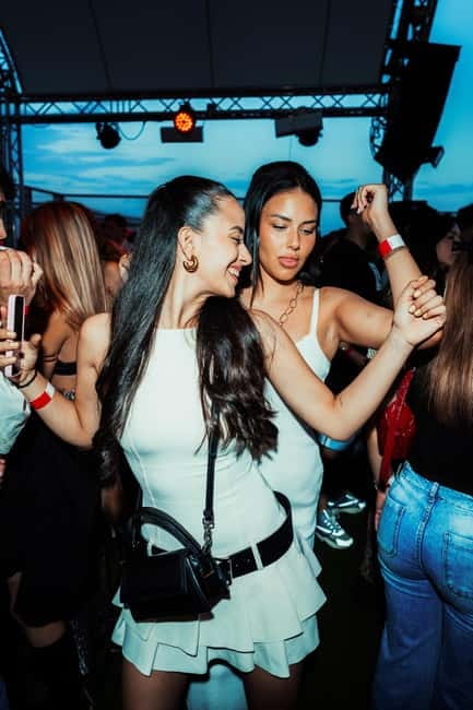 Barcelona: Beach Club Pool Party with DJ - What People Are Saying