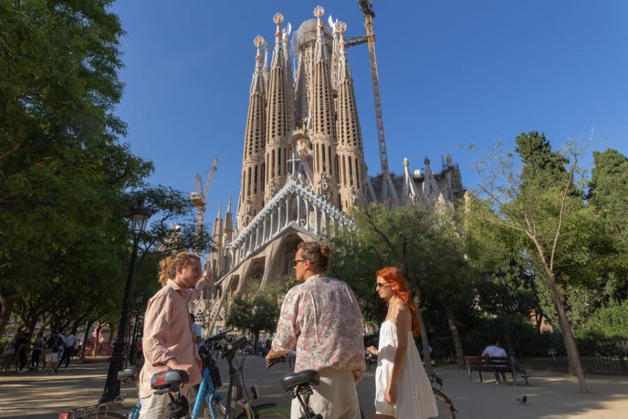 Barcelona: City Highlights Bike Tour with Locals - Insights from Travelers