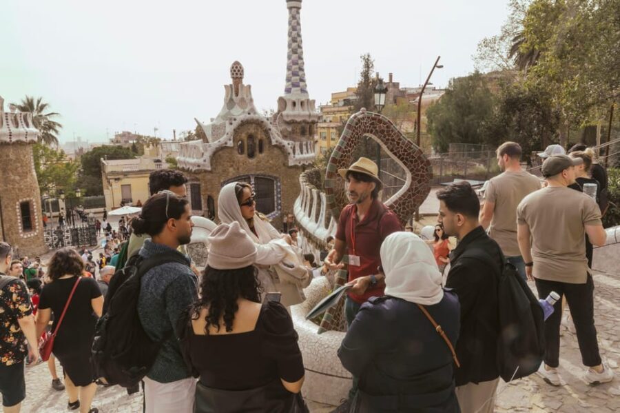 Barcelona: Exclusive Park Güell Private Guided Tour - Breaking Down the Itinerary