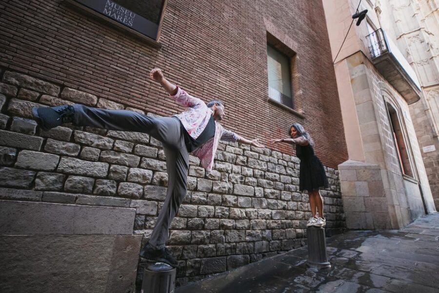 Barcelona: Gothic Quarter Private Photoshoot Experience - Exploring the Gothic Quarter Photography Tour  