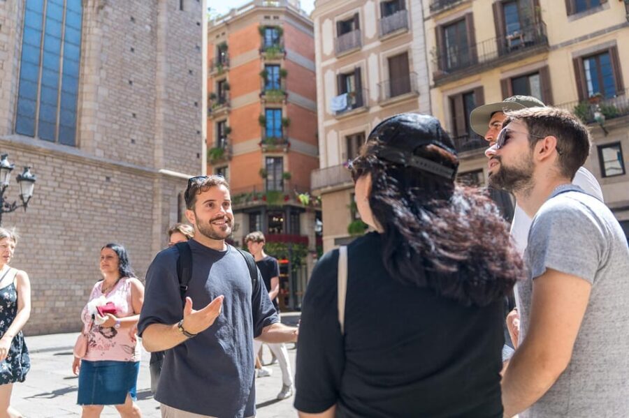 Barcelona guided tour in French - What to Expect: A Tour Through Barcelonas Heart