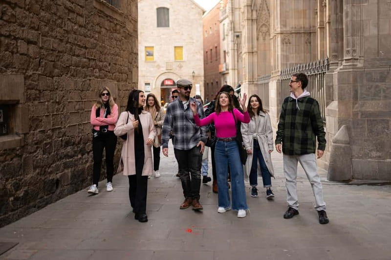 Barcelona: Guided Walking Tour of Top Sights and Hidden Gems - Why This Tour Works Well for Different Travelers