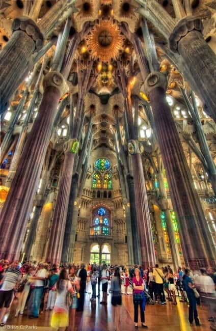 Barcelona: La Sagrada Familia Fast-Track Guided Tour - Who Should Consider This Tour?
