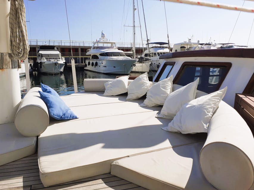 Barcelona: Mamma Mia Sailing Cruise - An Authentic Taste of the Mediterranean in Barcelona