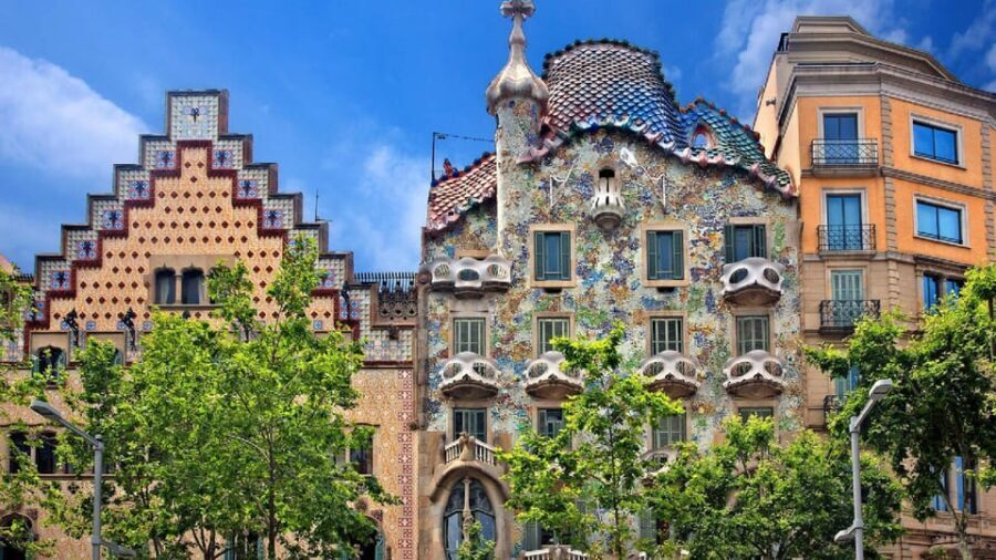 Barcelona: Modernism Gaudi Architectural Walking Tour - Practical Details and What to Expect