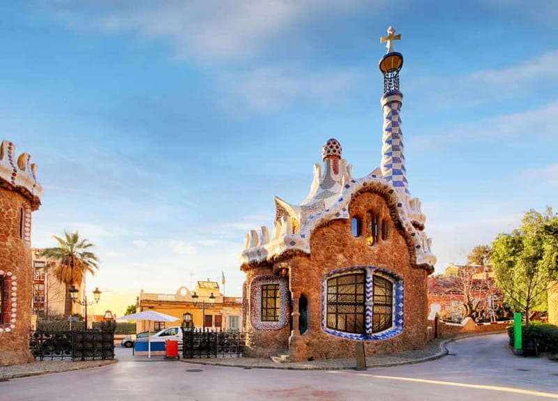 Barcelona: Park Güell Guided Tour with Skip the Line Ticket - A Well-Rounded Look at the Tour Experience
