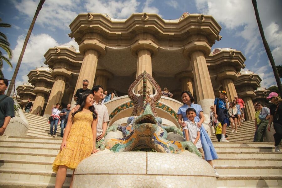 Barcelona: Park Güell Private Photography Experience - Why This Tour Works for Different Travelers