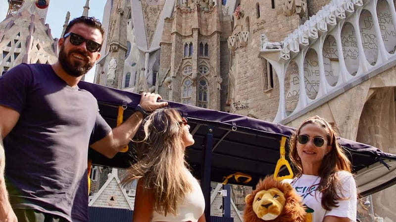 Barcelona: Private Hop-On Hop-Off Lion Tuk Tuk Tour - The Itinerary Breakdown