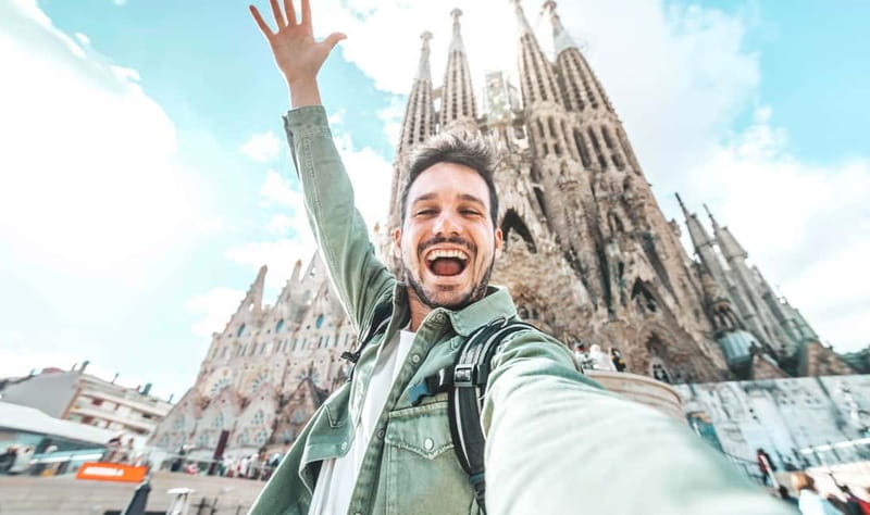 Barcelona: Sagrada Familia Priority Access & Guided Tour - Exploring the Sagrada Familia: What to Expect