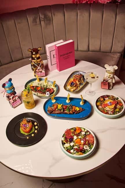 Barcelona: Sensory Dinner Signature Cocktail and Live Show - In-Depth Breakdown: What to Expect