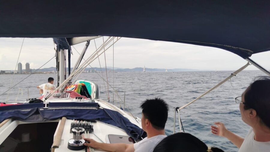 Barcelona: Shared cruise with chill music - What’s Included and What’s Not