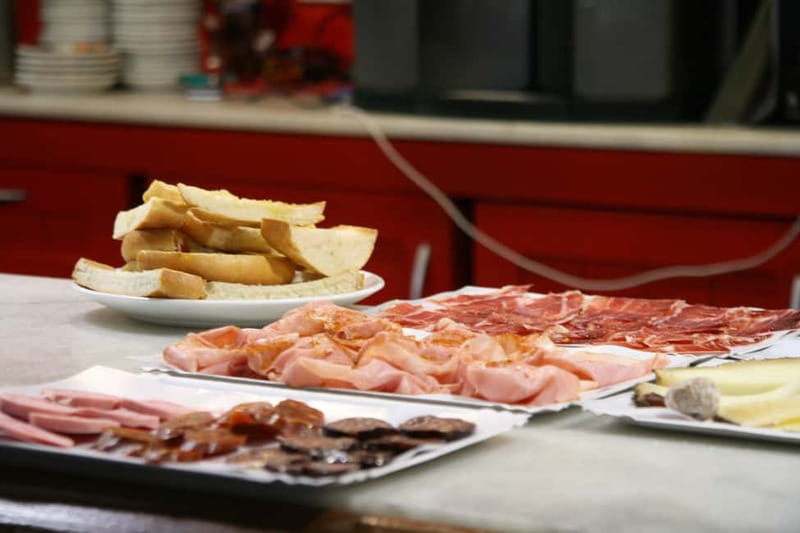 Barcelona Tapas Tastings Food Crawl Walking Tour & VIP Entry - The VIP Venue Experience