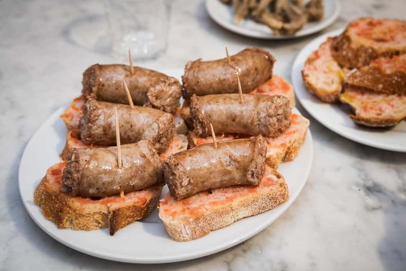 Barcelona: The Ultimate Local Tapas & Drinks Food Tour - Group Size, Duration, and Practicalities