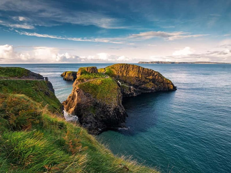 Belfast: Giant's Causeway Tour and 2-Day Open Top-Bus Tour - Transportation and Practicalities