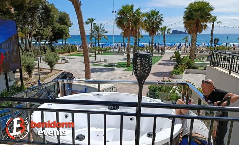 Benidorm VIP Beachfront Bottomless Brunch with Hot Tub - An Overview of the Experience