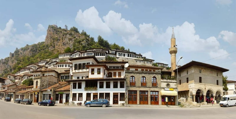 Berat Guided tour: what to see in 2 hours - Berat Castle: The Heart of the Experience