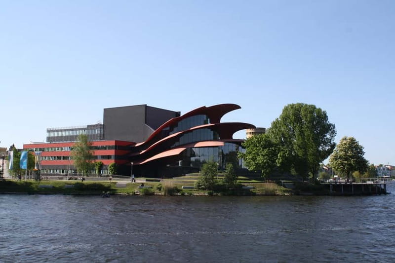 Berlin: Potsdam-Rundfahrt über die Unterhavel mit Guide - The Balance of Value and Experience