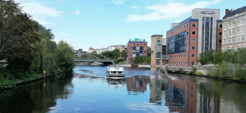 Berlin: Sightseeing Cruise from Berlin Main Station - What You Will See Along the Route
