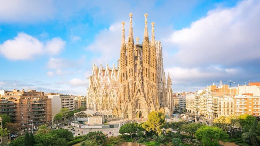 Best of Barcelona: Private Walking Tour with a Local - A Closer Look at the Itinerary