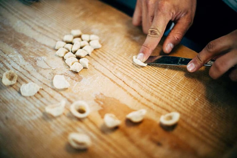 Between Bari and Matera: Fresh pasta and lunch or dinner in my organic garden - An Introduction to Apulian Pasta and Family Traditions