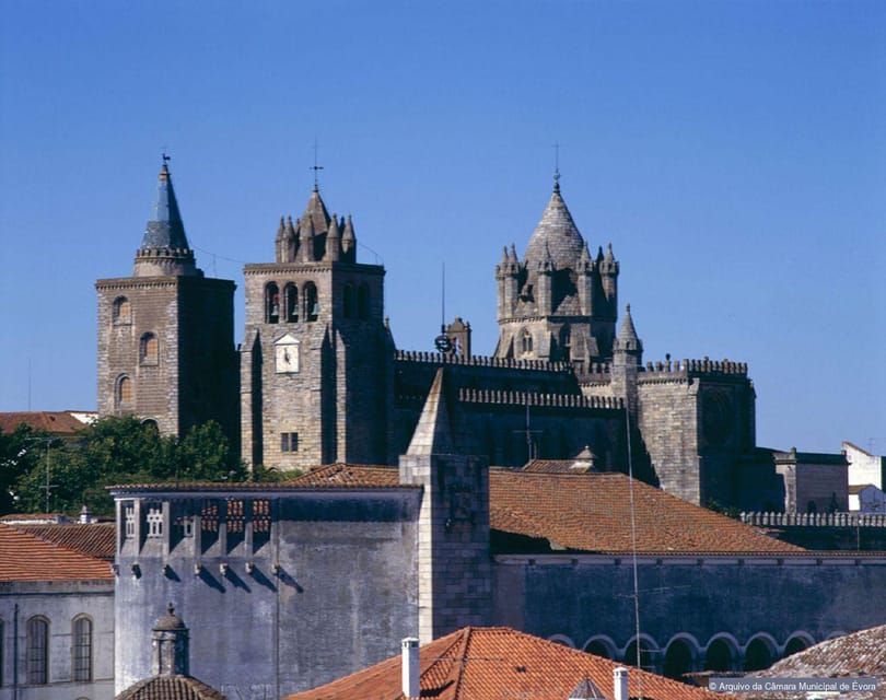Between Life & Death: Roman Temple, Cathedral & Bone Chapel - The Roman Temple of Évora: A Roman Relic in the Heart of Portugal