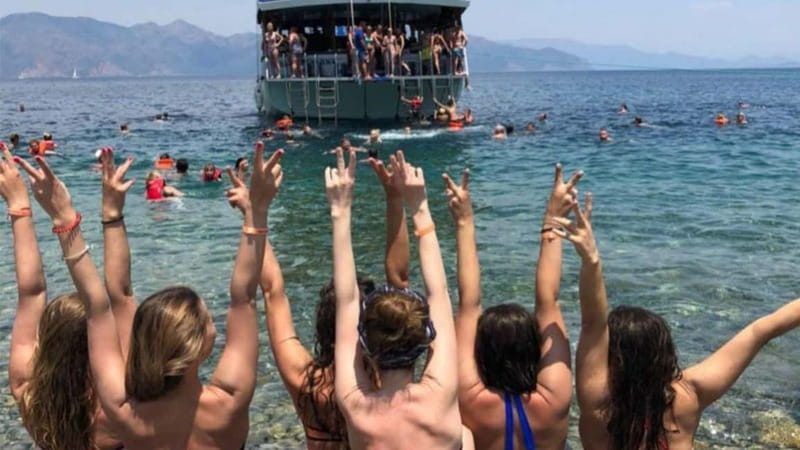 Big Boss Boat Trip Adults Only +16 - The Scenic Highlights and Stops