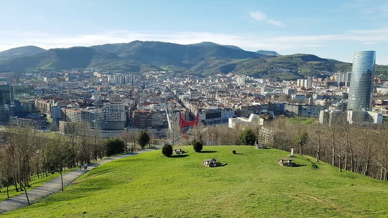 Bilbao Walking Tour and cable car in spanish - What Makes This Tour Stand Out