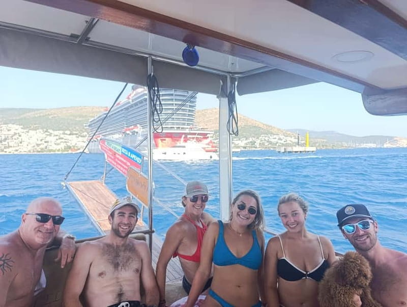 Bodrum boat trip starting from Gümbet beach - The Highlights of the Bays and Stops