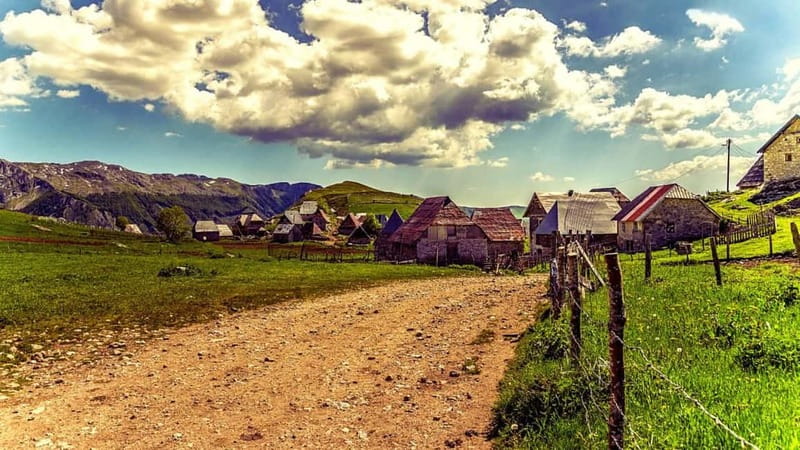 Bosnia's Nomad Havens: Lukomir & Umoljani - The Dining Experience: Tasting Bosnian Flavors