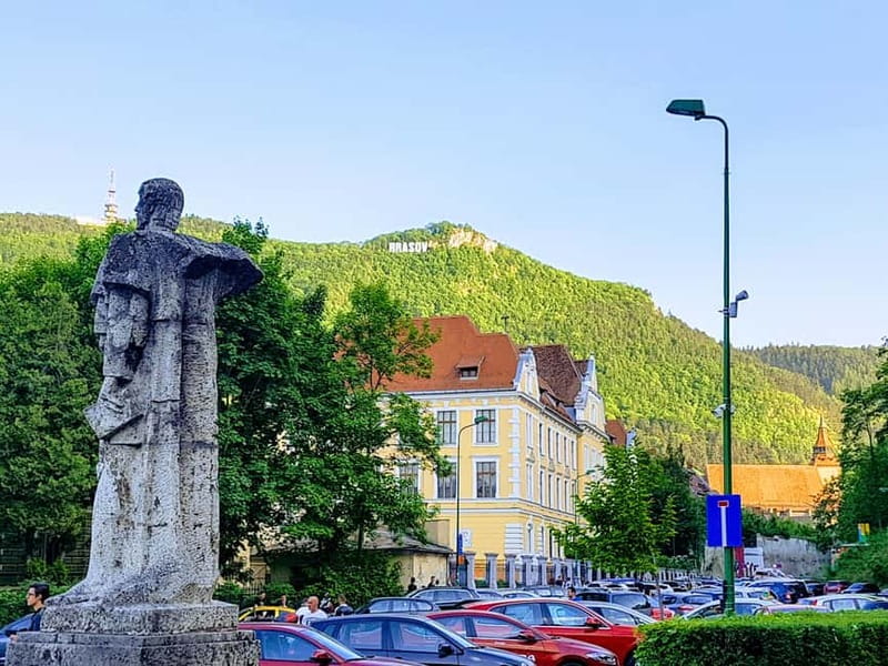 Braov Bike Exploration: Scenic Routes & Local Flavors - The Natural Charm of Tâmpa Mountain