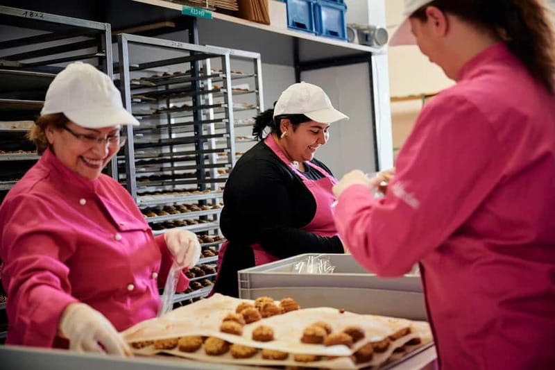 Bremen: Insight into the transparent factory with tasting - Practical Details: Accessibility, Cost, and Comfort