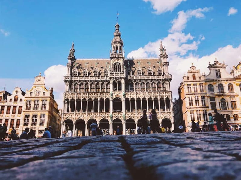 Brussels Highlights: Walking & Bus Tour with Waffle Tasting - What the Reviews Reveal