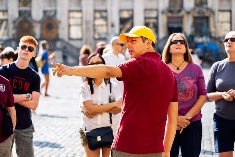 Brussels: Historical Tour with Chocolate & Waffle Tasting - Tasting the Flavors of Belgium