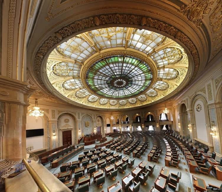 Bucharest: Guided Bus Tour of Old Town and Iconic Places - What Travelers Can Expect