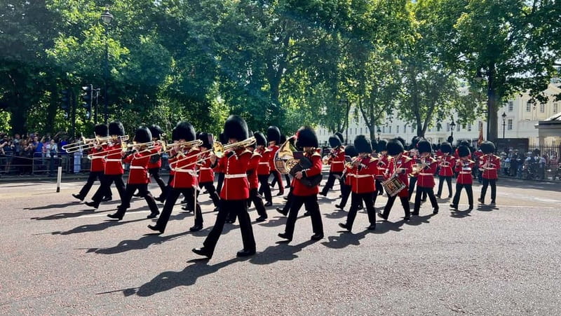 Buckingham Palace, Changing of the Guard Walking Tour - Practical Details