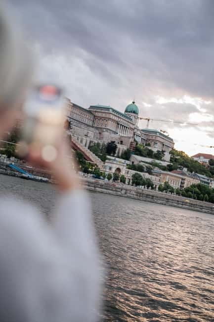 Budapest: Lotus Cruise with Unlimited Aperol and Prosecco - The Atmosphere and Music