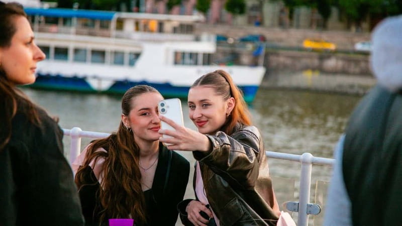 Budapest: Sip & Sail Danube Cruise with Prosecco Cocktails - The Itinerary and Sights
