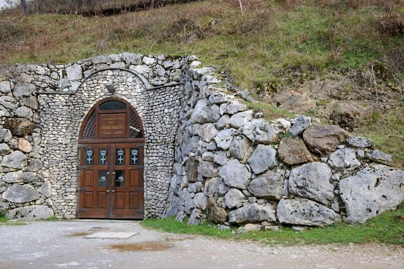 Bulnes: Excursion with funicular and Cabrales cheese cave in Picos de Europa. - The Complete Itinerary: What You Can Expect