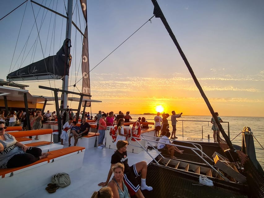 Cádiz: Sunset Catamaran Cruise with Drink - Authenticity and Value