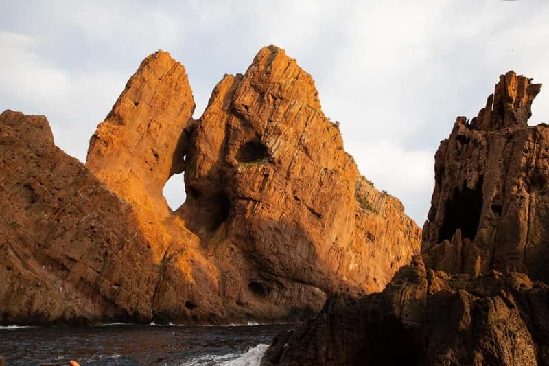 Calvi: Guided motorboat tour of Scandola and Girolata - Who should consider this tour?