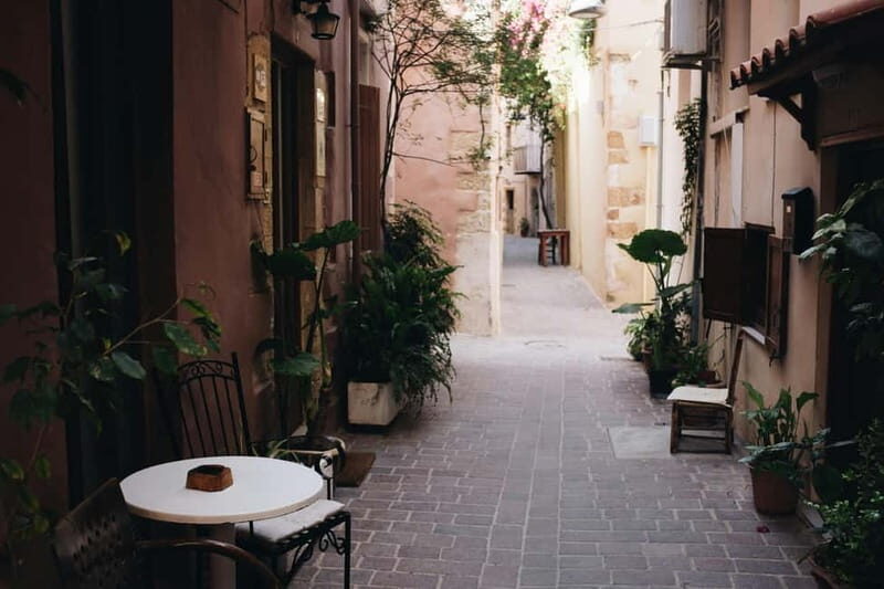 Chania: Sunset Stroll with Free Time in the Old Town - The Itinerary in Detail