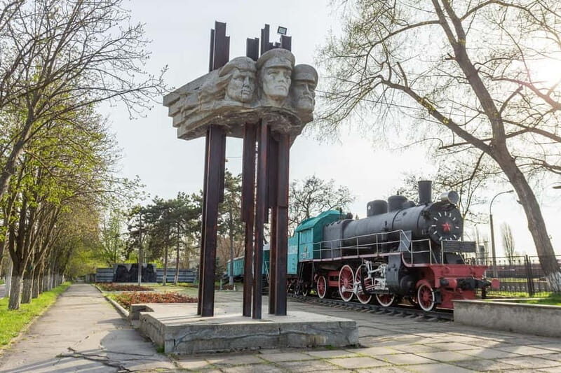 Chisinau:Transnistria Soviet Era& Castle Mimi Winery by car - Transportation and Group Experience
