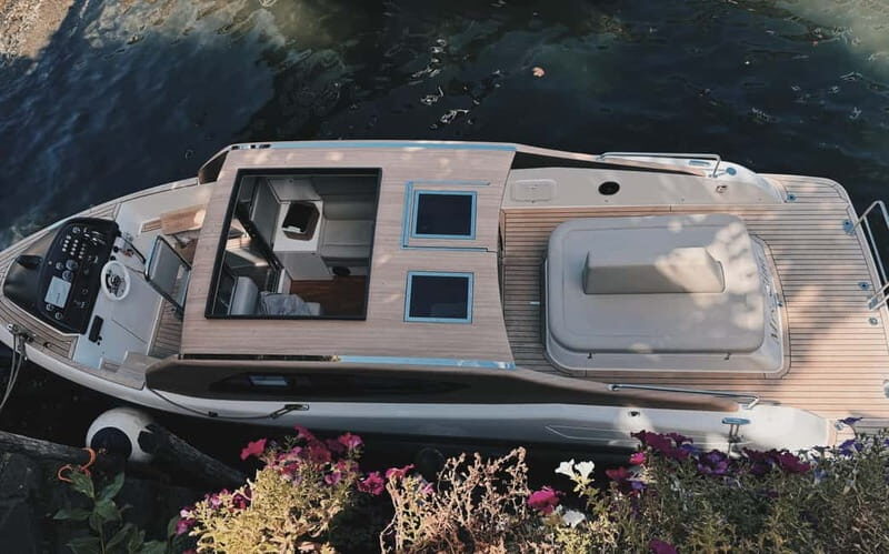Como: Private Limousine Boat Tour with Multilingual Guide and Aperitif - What Makes This Tour Stand Out