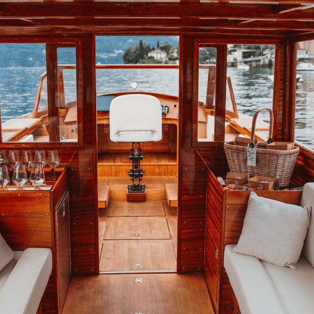 Como: Sunset Shared boat tour with Prosecco aperitif - Authentic Moments and Traveler Perspectives