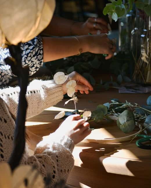 Cotignac: Workshop for creating dried flower crowns - Who Will Love This?