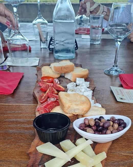 Crete: 2 Wineries Tour with Wine Tasting & Lunch - Winery Number One: Organic & Family-Run