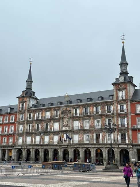 Crimes: the darkest side of Madrid - What to Expect from the Tour