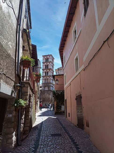 Day trip from Rome: Garden of Ninfa and village of Sermoneta - Why This Tour Offers Good Value