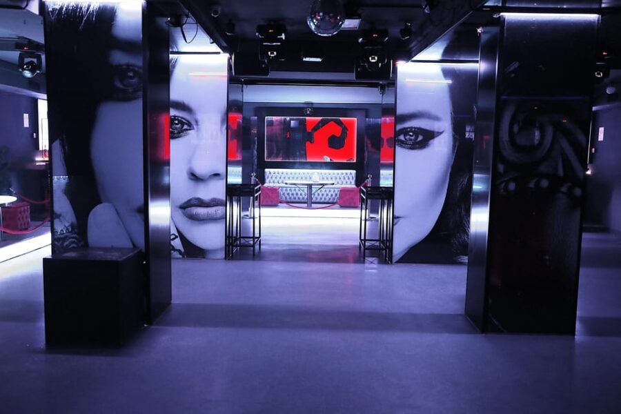 Disco night at La Cartuja, calle de la Cruz, 10, Madrid - The Experience: A Closer Look