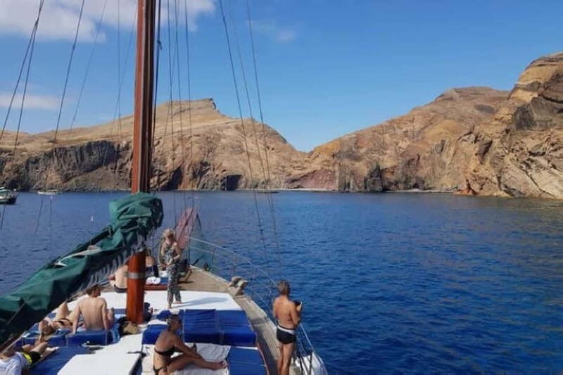 Discover Beautiful Bays Bonita da Madeira - The Experience of the Wooden Gullet